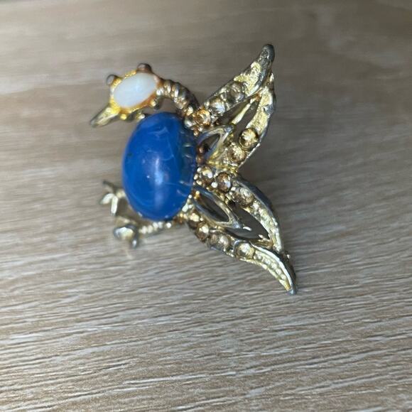 Vintage Blue and Gold tone Peacock Cutesy Brooch/Pin Bird - Picture 2 of 6